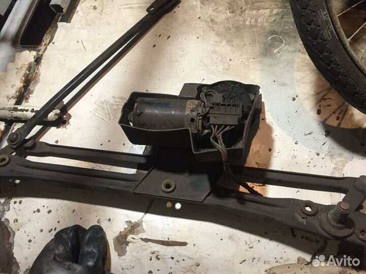 Трапеция дворников с двигателем Ford Sierra