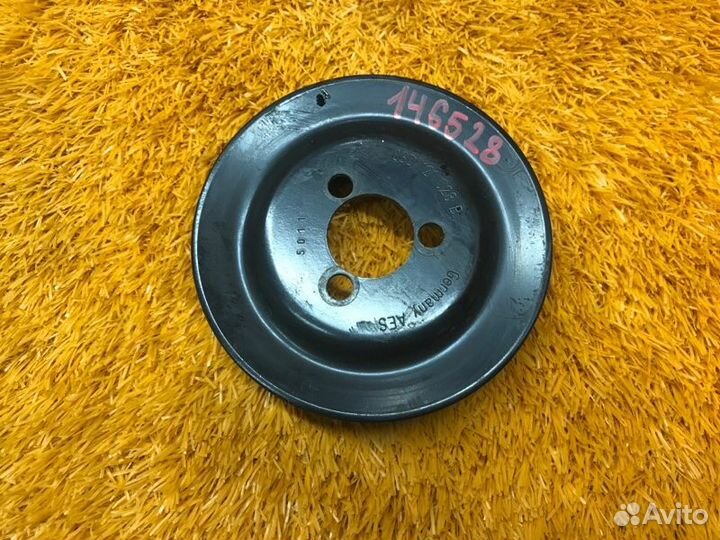 Шкив помпы Volkswagen Passat B7 caxa 2012