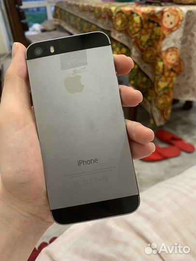 Телефон iPhone 5s