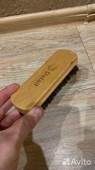 Щетка для чистки кожи