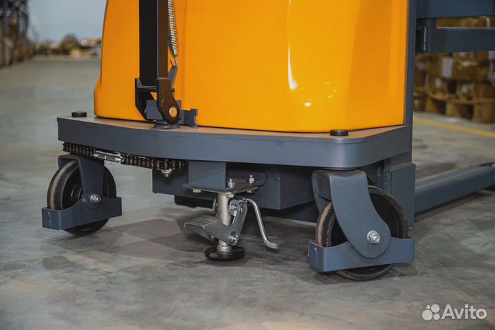 Электрический штабелер 1,5 т 1,6 м