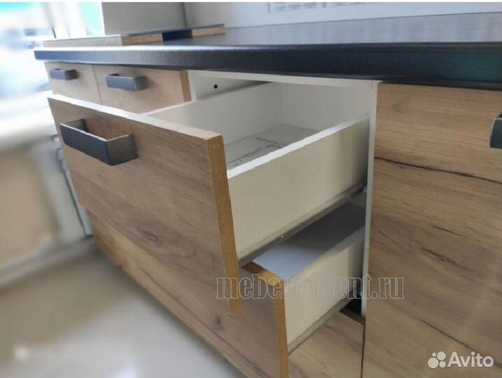 Кухонный гарнитур 2.0м