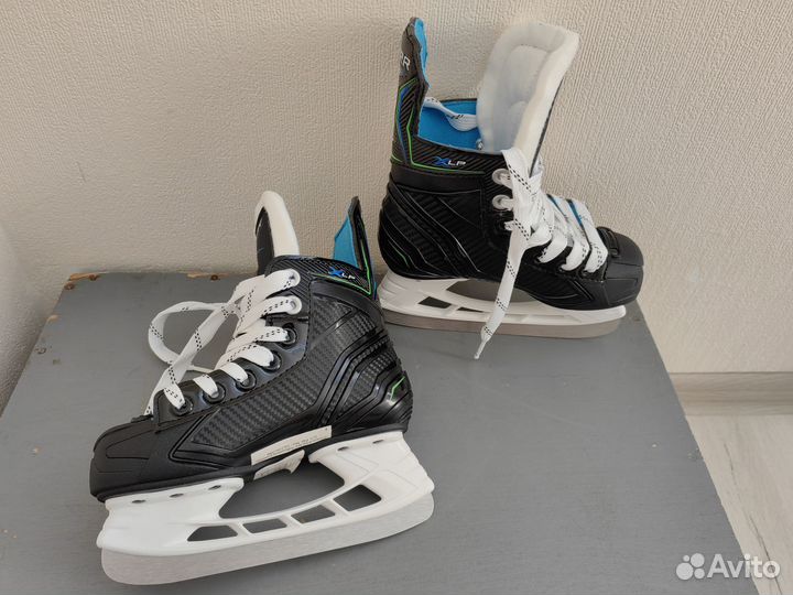 Новые хоккейные коньки bauer 10 размер (28)