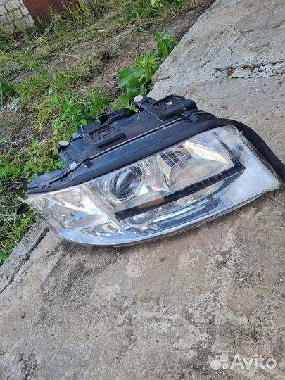 Фара передняя правая Audi A6 C6