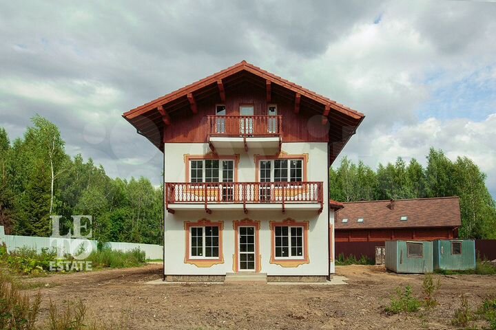 Дом 393 м² на участке 10 сот.