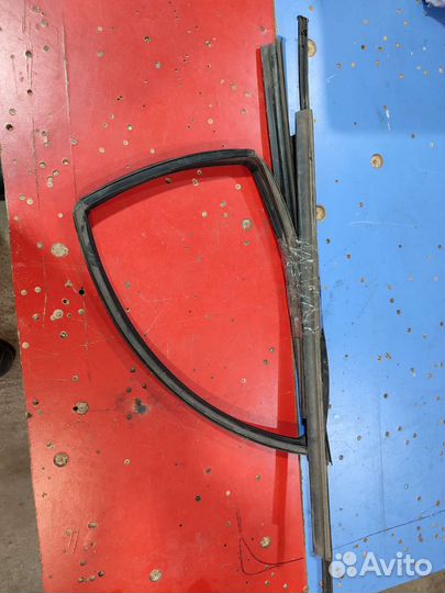 Продается стекло задней двери от Лада Гранта