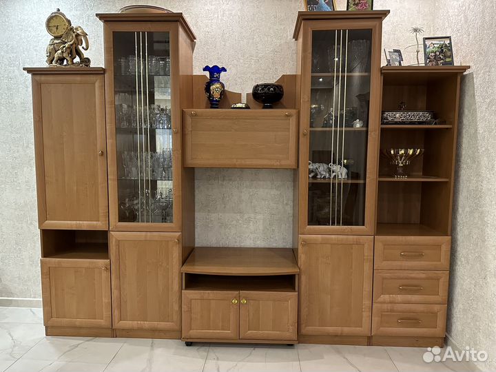 Стенка в гостиную