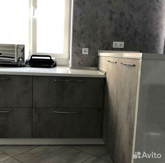 Кухня до потолка