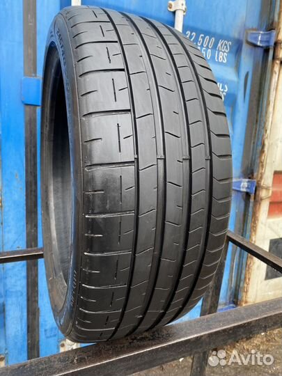 Pirelli P Zero PZ4 245/40 R19 98Y