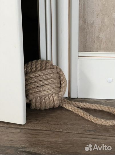 Ограничитель двери