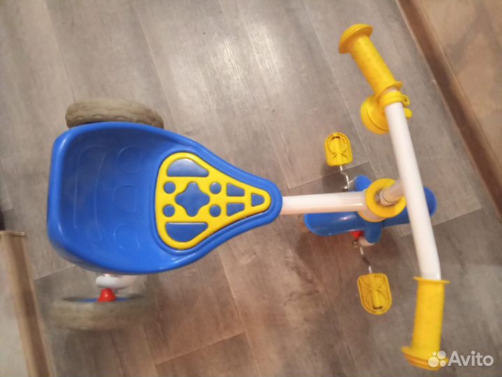 Детский велосипед трехколесный