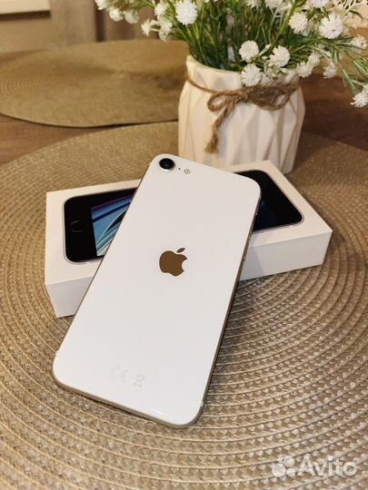 iPhone SE, 64 ГБ