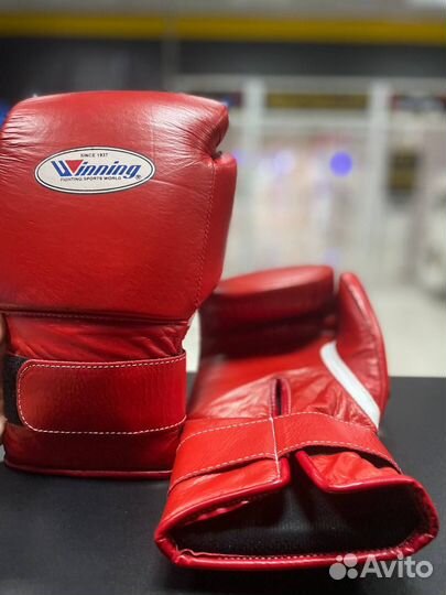 Боксерские перчатки Winning Red