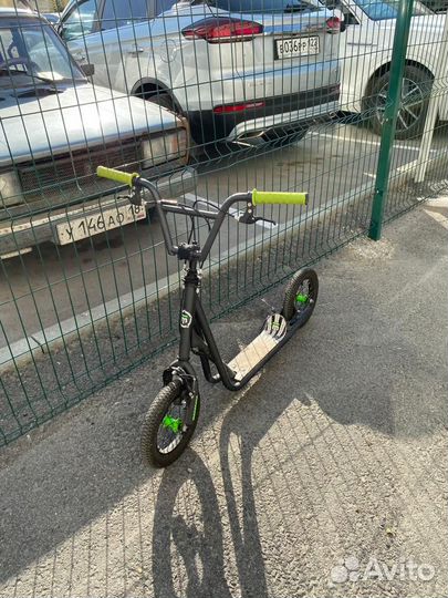 Внедорожный самокат Mongoose expo 12