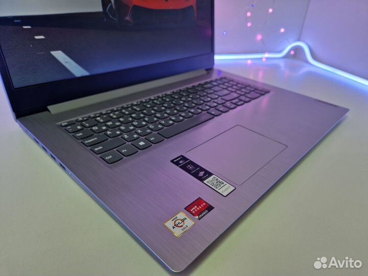 Ноутбук Lenovo Athlon 3020e 8Gb SSD 256Gb 17.3