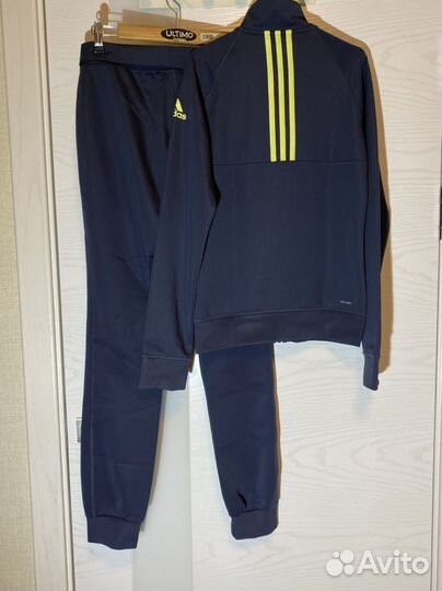 Спортивный костюм adidas