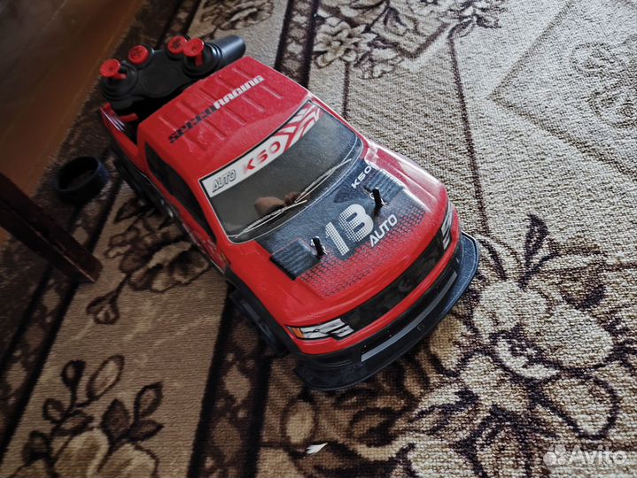 Радиоуправляемая машина для дрифта