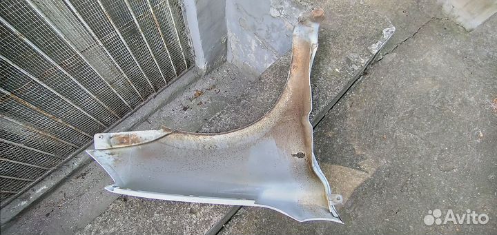 Крыло переднее левое на LADA granta
