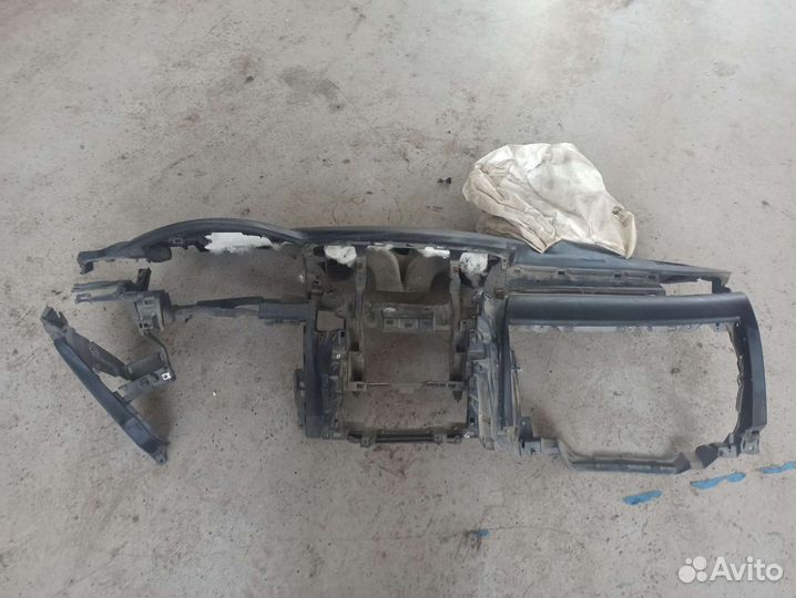 Торпедо панель приборов Lexus LX 570