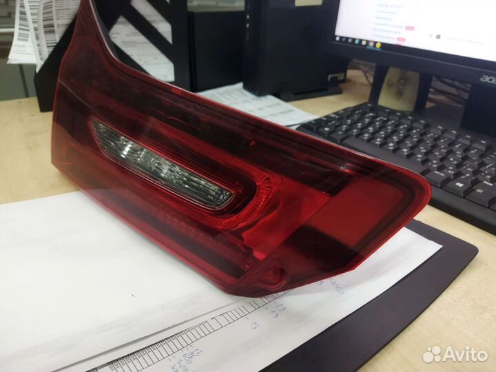 Фонарь задний правый в крышку багажника Acura MDX