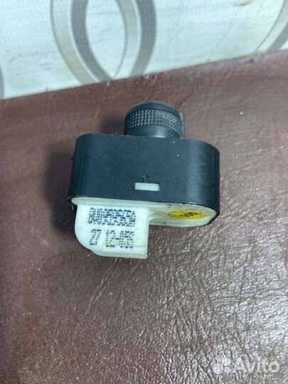 Блок управления зеркалом Ауди А3 8v