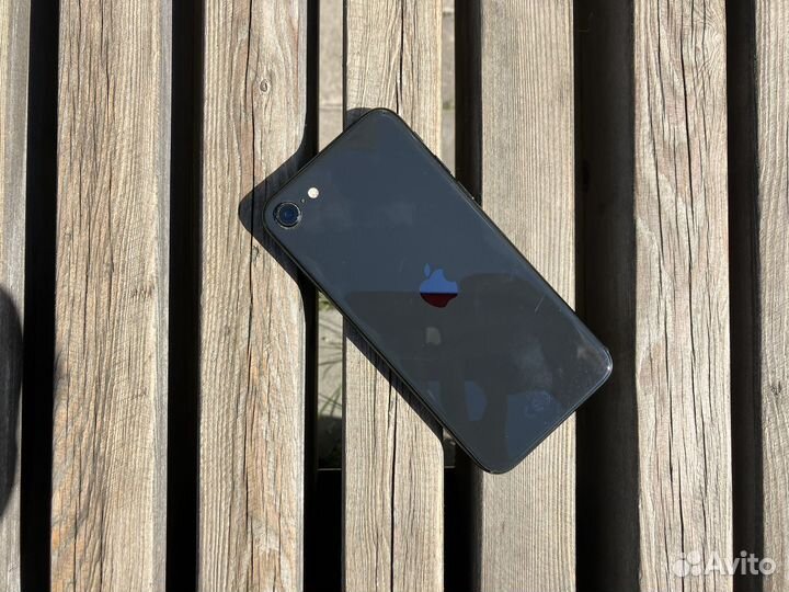 iPhone SE (2020), 64 ГБ