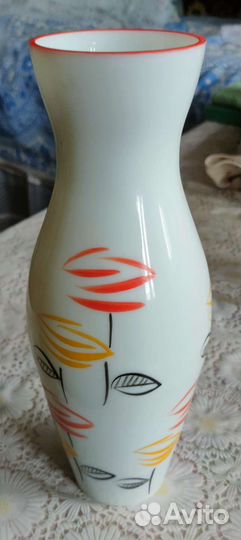 Ваза из молочного стекла СССР 60е годы