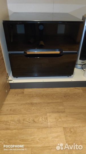 Стеклянная тумба