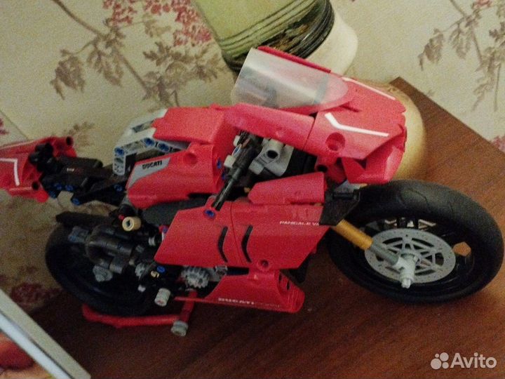 Готовый мотоцикл Lego Ducati