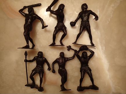 Древние пещерные люди набор игрушек 6 штук коричне