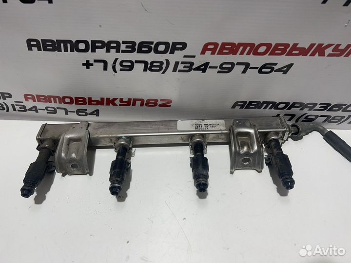 Топливная рампа (рейка) с форсунками Форд Фокус 2