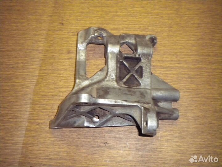 Крепление кондиционера Subaru Impreza GF2