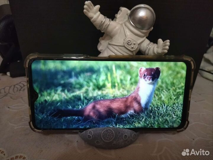 Подставка для телефона космонавт