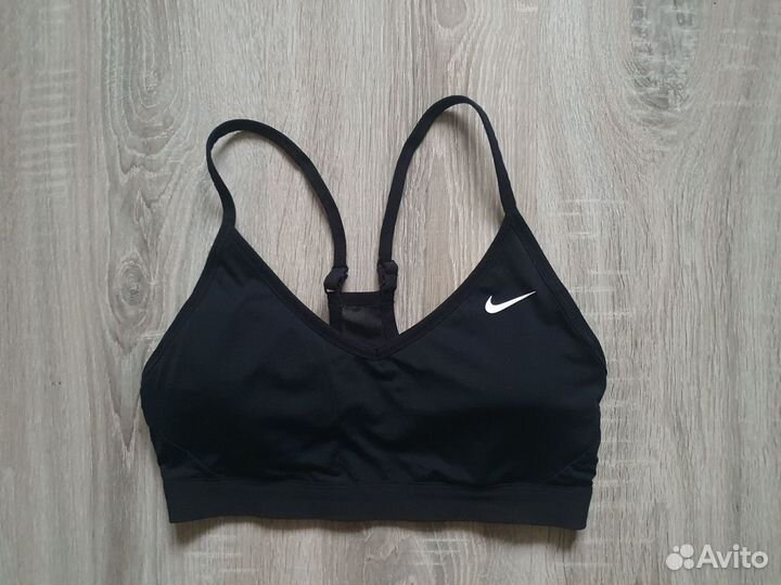 Спортивный топ Nike M