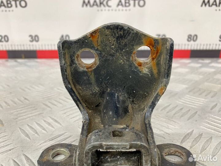 Б/У петля двери задний правый Hyundai Accent LC