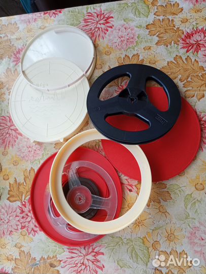 Магнитофонная лента+коробки и бобина