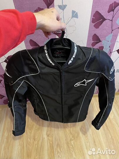 Мотоэкипировка мужская. Мото куртка с защитой