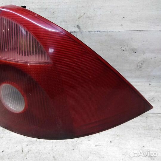 Фонарь задний правый Ford Mondeo 3