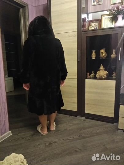Шуба мутоновая С норковым капюшоном