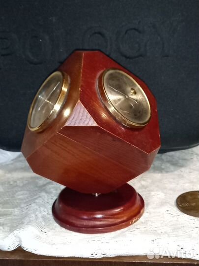 Настольная метеостанция барометр куб