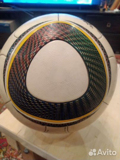 Футбольный мяч adidas jabulani