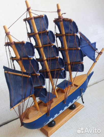 Корабль парусник 