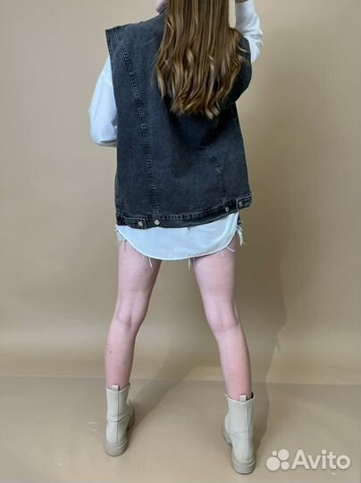 Безрукавка джинсовая