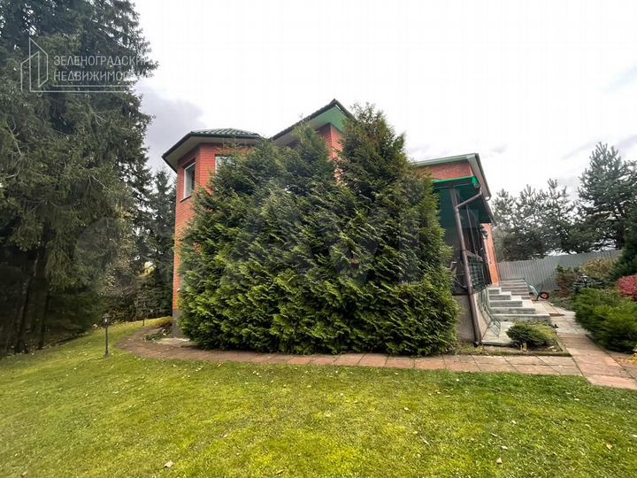 Дом 258,3 м² на участке 13,6 сот.