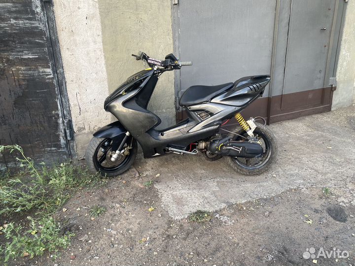 Yamaha Aerox 50 MBK Nitro