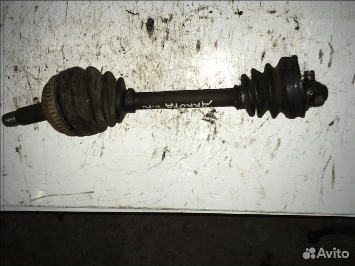 Полуось левая Honda Accord 5 93-98год