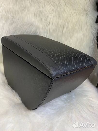 Подлокотник Skoda Octavia А7