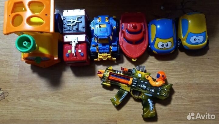 Машинки+ пистолет (пакетом продаю) 7 шт