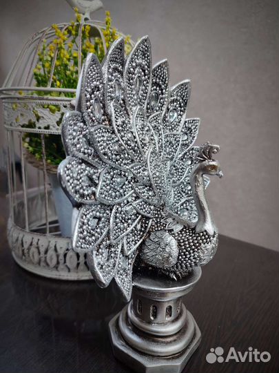 Статуэтка павлин