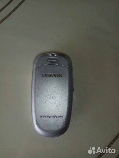 Samsung B2700